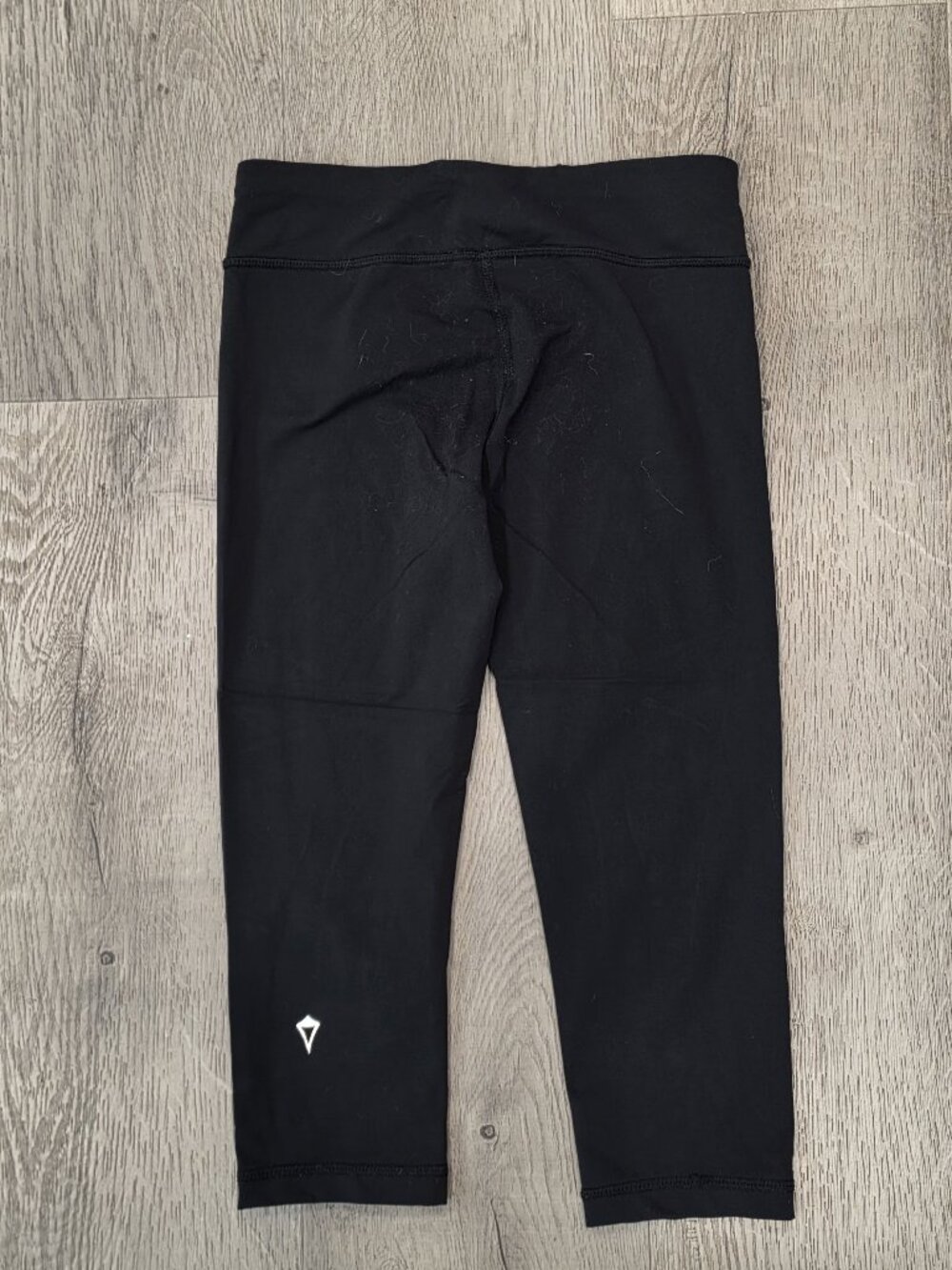 Lululemon Ivviva Black Align High-Rise short capri Leggings Sz 8 for girls yoga